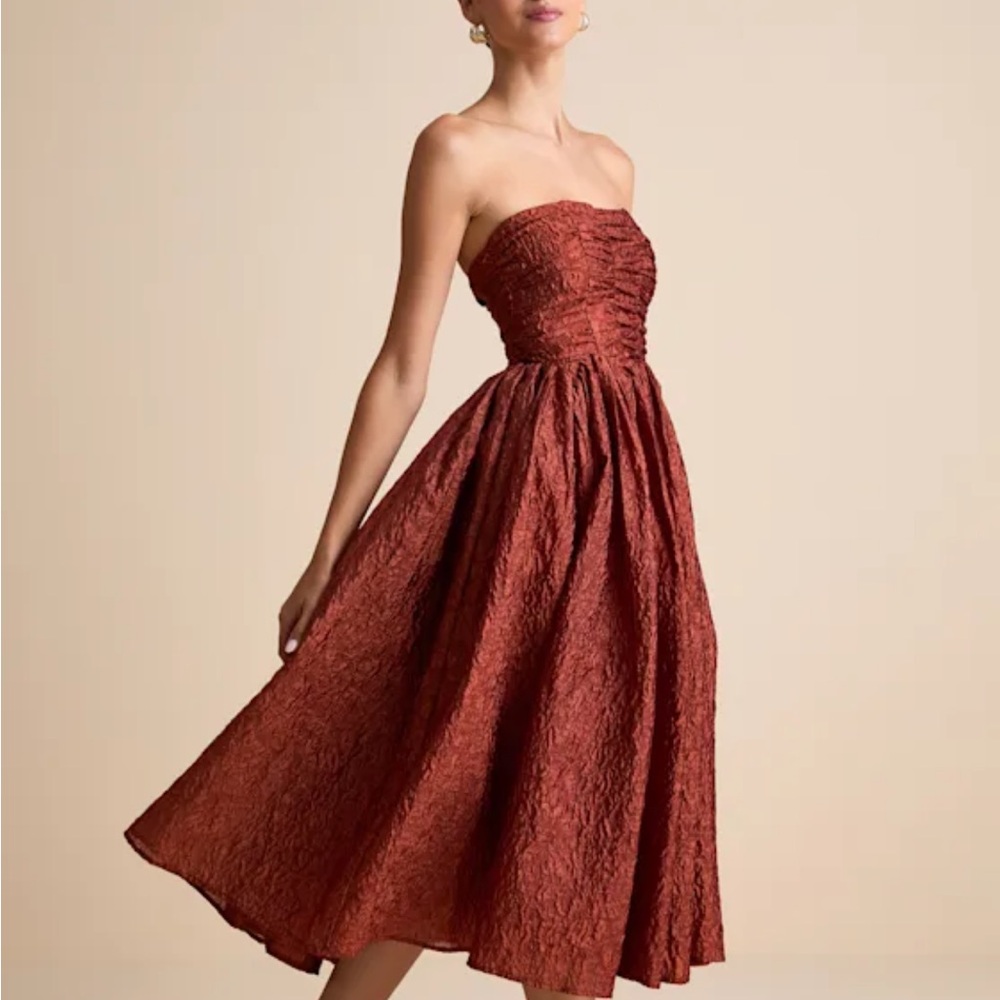 Lulu's Analeia Rust Jacquard Lace-Up Strapless Midi Dress